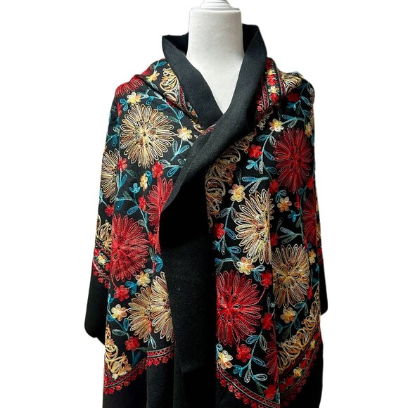 Baby Alpaca Shawl / Wrap in Black with Multicolor Embroidery – Made in Peru  New - Picture 1 of 14